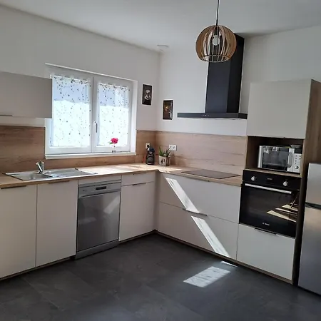 3 Pieces Climatise 88 M2 Lägenhet *